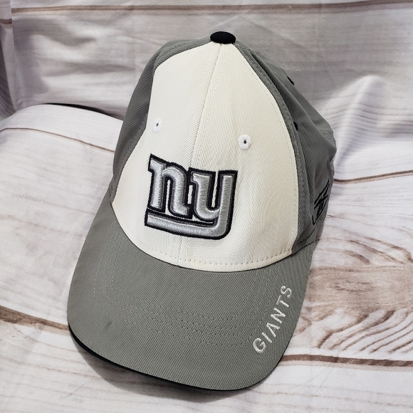 Reebok New York Giants Baseball Hat Stretch Fit Gray Black Silver Embroidered - Picture 1 of 11